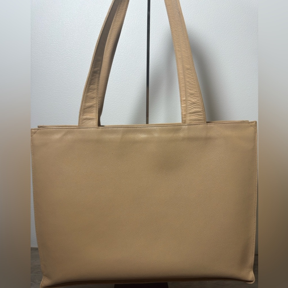 CHANEL Tote Bag Caviar Skin Beige CC Authentic - Picture 2 of 11